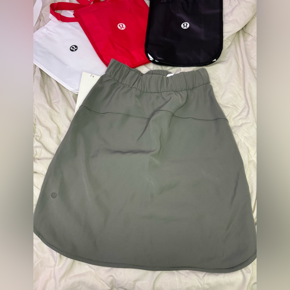 Lululemon On The Fly Skirt Size 4 NWT! - Picture 7 of 12